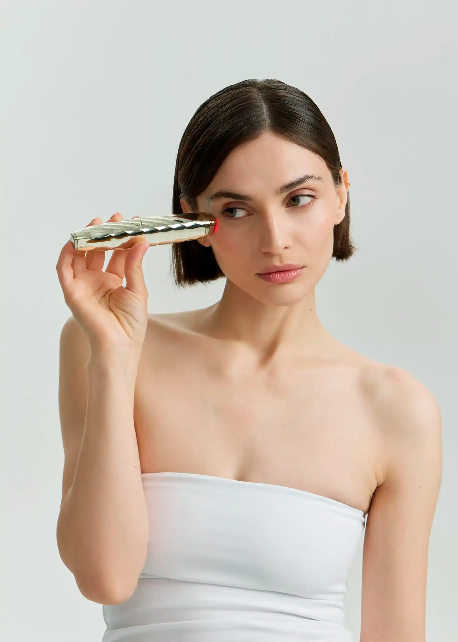 AI NEW - DISPOSITIF POUR LA PEAU AUTOUR DES YEUX 