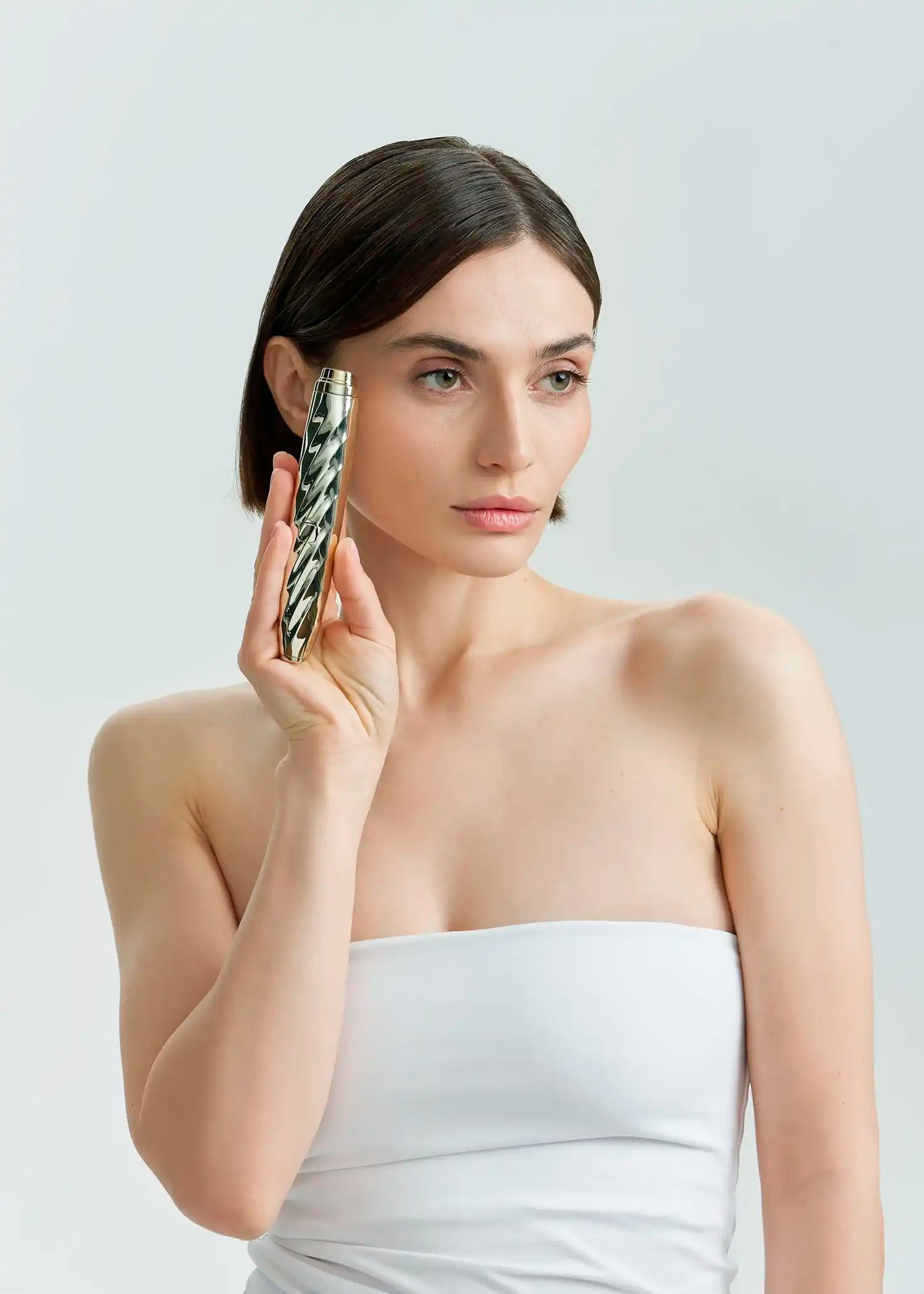 AI NEW - DISPOSITIF POUR LA PEAU AUTOUR DES YEUX 